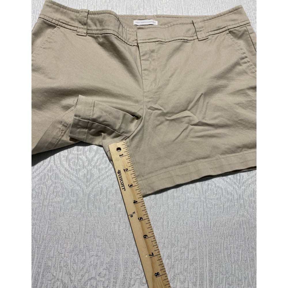 New York & Company Womens Khaki Chino Shorts Beige Cotton Stretch Size 8 - Picture 5 of 11